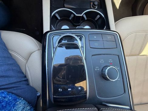 Used 2019 Mercedes-Benz GLE 400 4MATIC w/ Premium 1 Package image 24