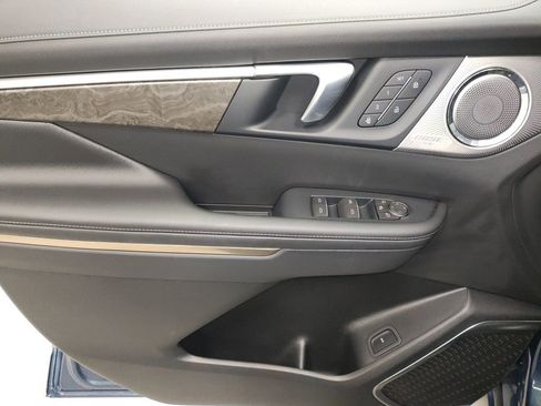 Certified 2025 Buick Enclave Avenir w/ Trailering Package, 5000 lbs. AWD/4WD image 27