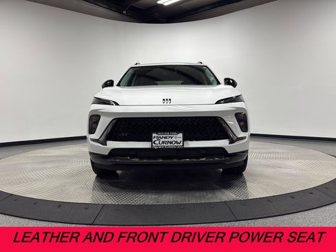 Used 2025 Buick Envision Sport Touring image 2