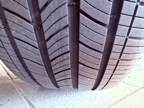 Certified 2025 Lexus ES 300h F Sport image 16