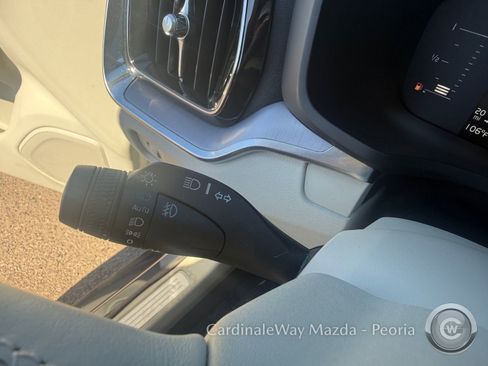 Used 2019 Volvo S60 T5 Momentum w/ Premium Package image 34