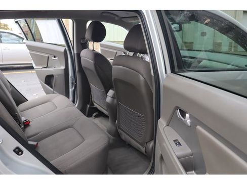 Used 2011 Kia Sportage LX w/ Convenience Pkg image 19