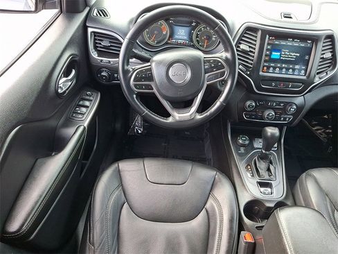 Used 2021 Jeep Cherokee Latitude Lux w/ Comfort/Convenience Group image 13