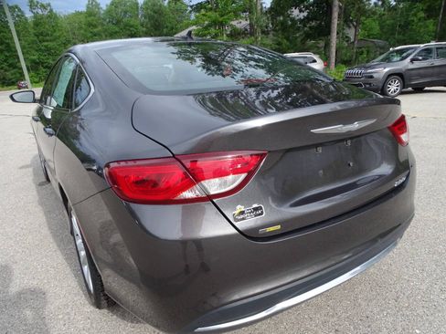 Used 2016 Chrysler 200 Limited Sedan FWD image 7