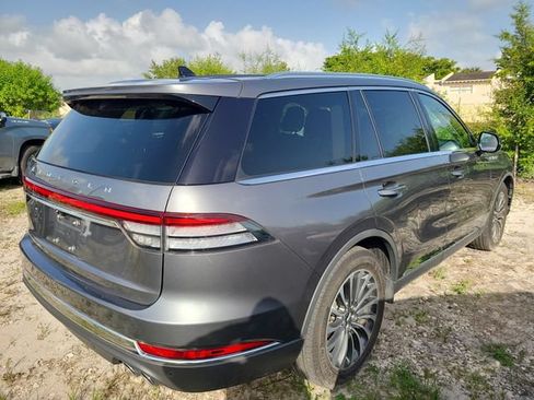 Used 2023 Lincoln Aviator 2WD w/ Premium Package image 3