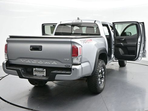 Used 2022 Toyota Tacoma TRD Off-Road w/ Technology Package AWD/4WD image 41