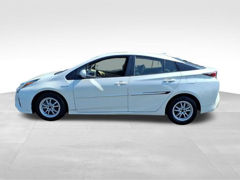 Used 2017 Toyota Prius Three w/ Advanced Technology Package FWD image 22