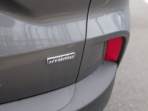 New 2026 Ford Escape SE w/ PHEV Premium Package FWD image 33