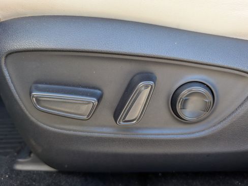 Used 2023 Toyota RAV4 Limited image 16