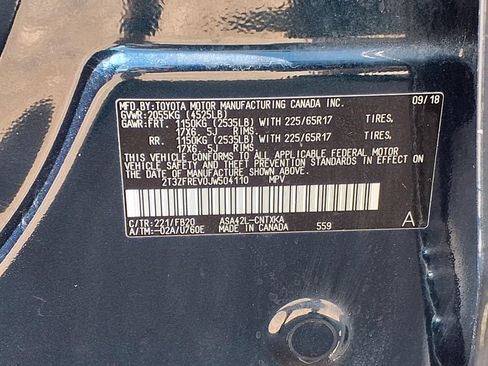 Used 2018 Toyota RAV4 LE FWD image 13