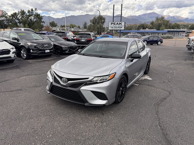 Used 2019 Toyota Camry SE FWD image 3