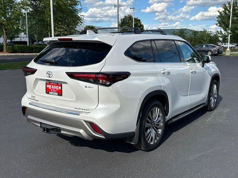 Certified 2026 Toyota Highlander Platinum AWD/4WD image 4