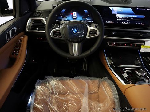 Used 2026 BMW X5 xDrive50e w/ M Sport Package image 16