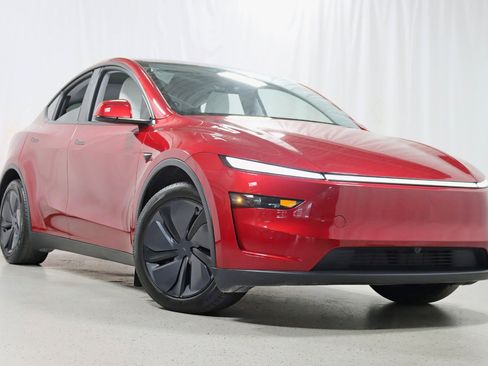 Used 2026 Tesla Model Y AWD image 7