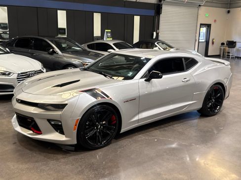 Used 2018 Chevrolet Camaro SS w/ Redline Edition RWD image 10