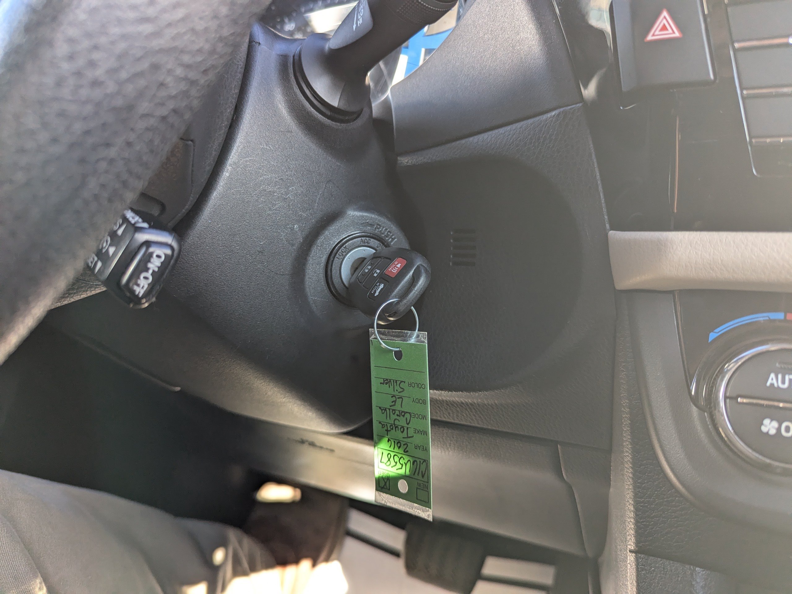 Used 2016 Toyota Corolla LE FWD image 18