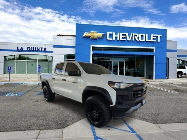 Used 2024 Chevrolet Colorado Trail Boss w/ Advanced Trailering Package AWD/4WD image 2