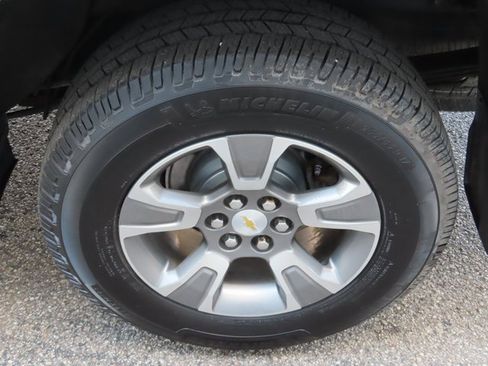 Used 2018 Chevrolet Colorado Z71 image 17