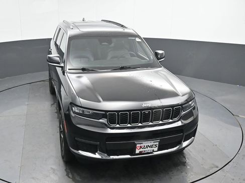 Used 2024 Jeep Grand Cherokee L Limited w/ Luxury Tech Group II image 43