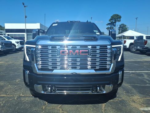 New 2026 GMC Sierra 2500 Denali w/ Denali Reserve Package AWD/4WD image 2