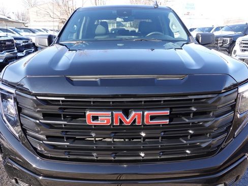 Used 2024 GMC Sierra 1500 Pro w/ Graphite Edition image 6