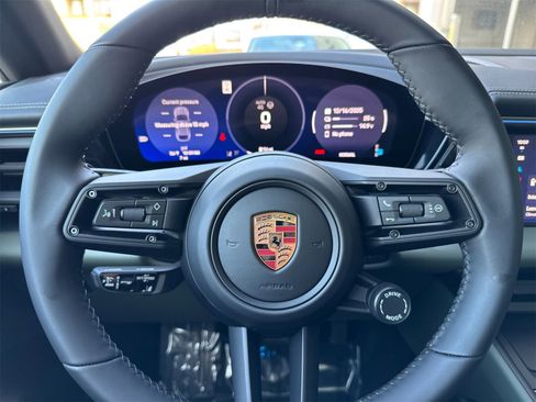 New 2025 Porsche Macan Electric image 27