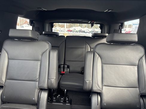 Used 2023 Chevrolet Tahoe Z71 w/ Off-Road Capability Package image 32