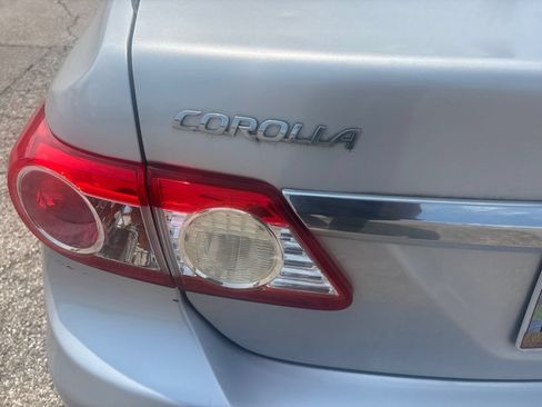 Used 2013 Toyota Corolla LE FWD image 28