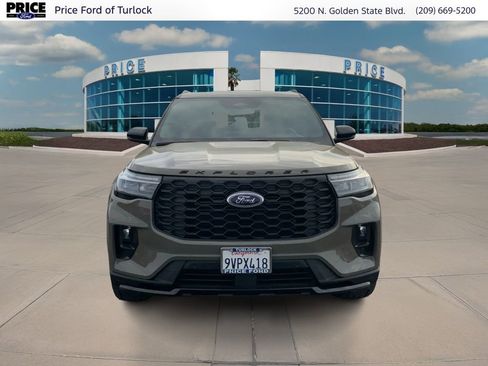 Used 2026 Ford Explorer ST-Line w/ ST-Line Street Pack AWD/4WD image 2