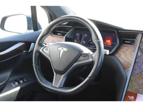 Used 2018 Tesla Model X 75D AWD/4WD image 15