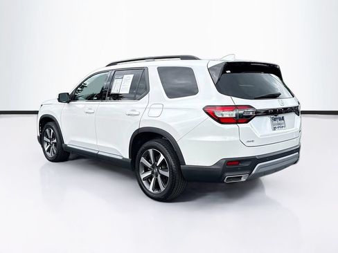 Used 2024 Honda Pilot Touring image 7