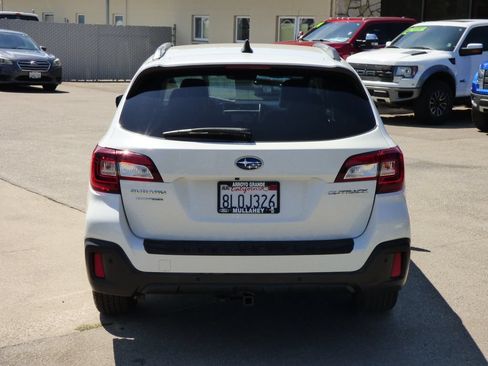 Used 2019 Subaru Outback 2.5i Touring AWD/4WD image 4