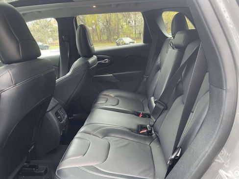 Used 2022 Jeep Cherokee Limited AWD/4WD image 12