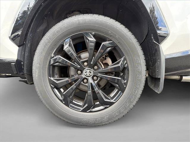 Used 2022 Toyota RAV4 XSE AWD/4WD image 9