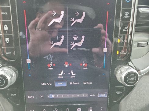 Used 2025 RAM 1500 Big Horn AWD/4WD image 14