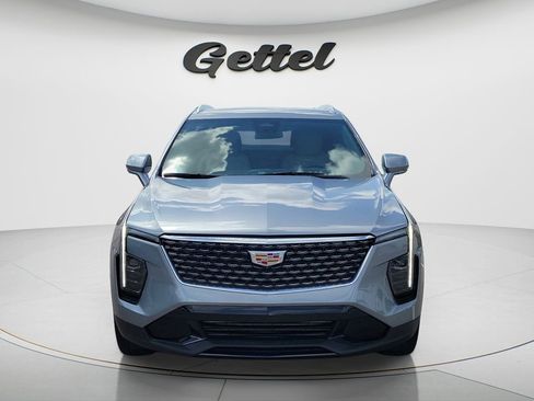 Used 2025 Cadillac XT4 Premium Luxury FWD image 8