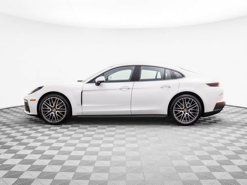 Certified 2025 Porsche Panamera 4 image 2