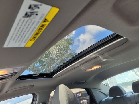 Used 2025 Hyundai Elantra SEL FWD image 29