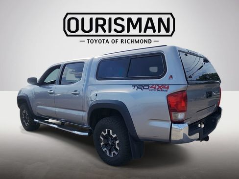 Used 2017 Toyota Tacoma TRD Off-Road w/ Tow Package (A/T) AWD/4WD image 5