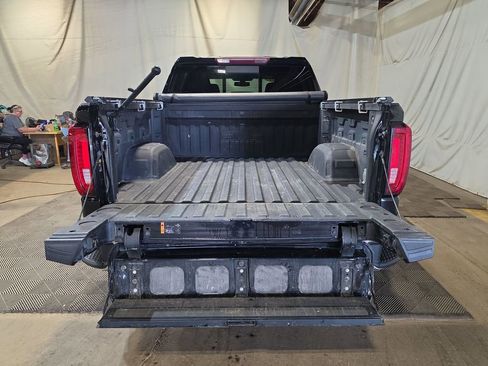 Used 2021 GMC Sierra 1500 SLT w/ SLT Premium Package AWD/4WD image 19