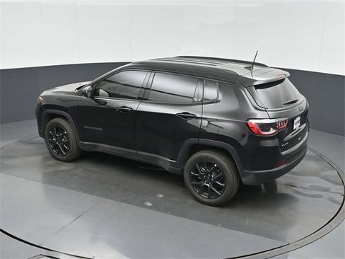 New 2026 Jeep Compass Latitude w/ Mopar Graphics Package image 22