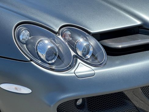 Used 2005 Mercedes-Benz SLR image 30