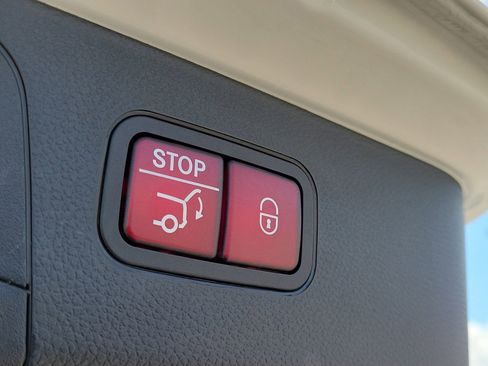 Certified 2021 Mercedes-Benz GLC 300 GLC 300 image 9