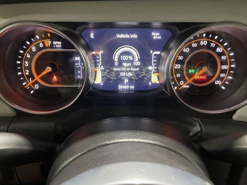 Used 2022 Jeep Gladiator Overland image 3