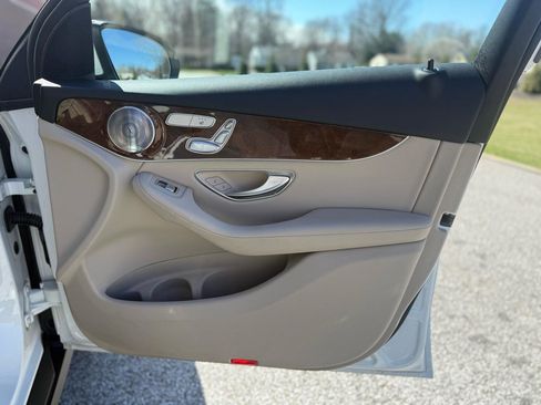 Used 2017 Mercedes-Benz GLC 300 4MATIC image 46