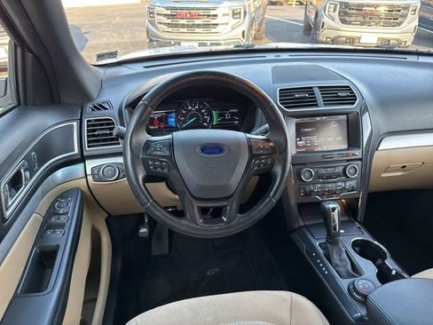 Used 2016 Ford Explorer XLT w/ Equipment Group 201A image 14