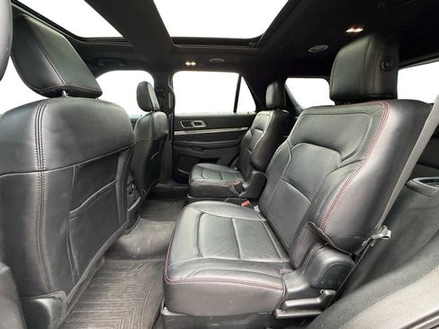 Used 2019 Ford Explorer Sport w/ Ford Safe & Smart Package AWD/4WD image 14