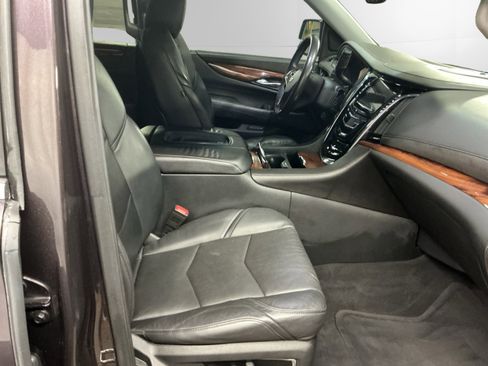 Used 2015 Cadillac Escalade Luxury AWD/4WD image 15