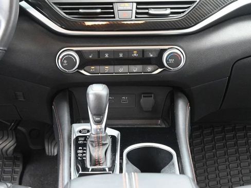 Used 2024 Nissan Altima 2.5 SR w/ SR Premium Package image 27