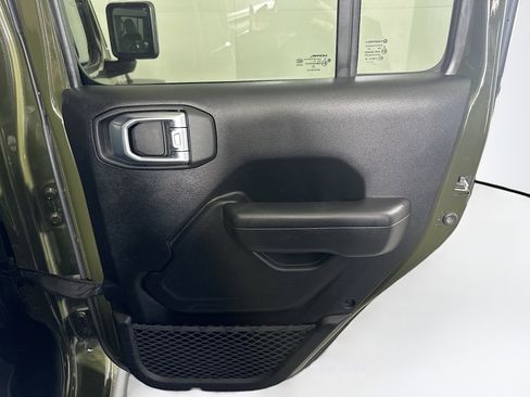 Used 2022 Jeep Gladiator Rubicon w/ Cold Weather Group image 29